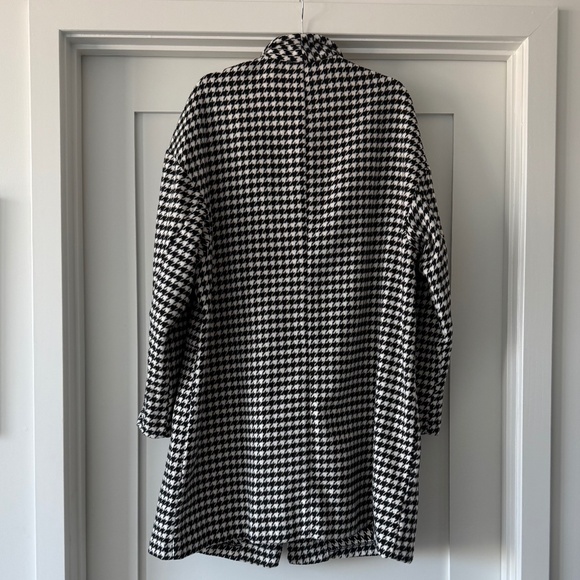 Old Navy Black and White Houndstooth Jacket - Picture 3 of 3